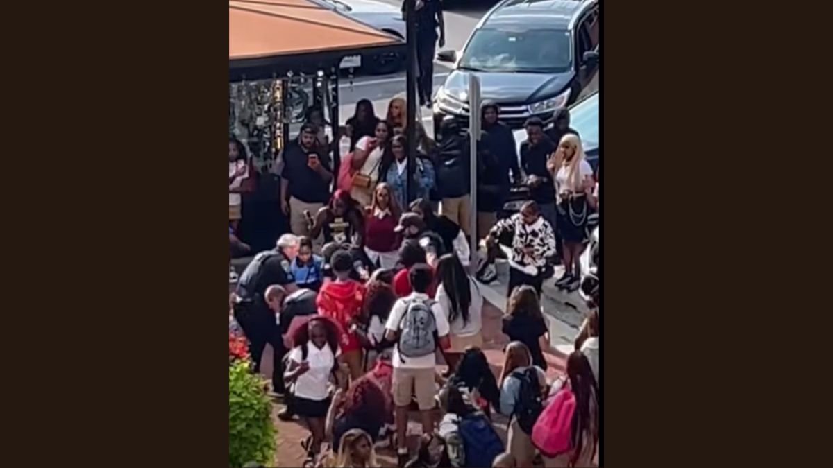 Baltimore Rotunda teen takeover
